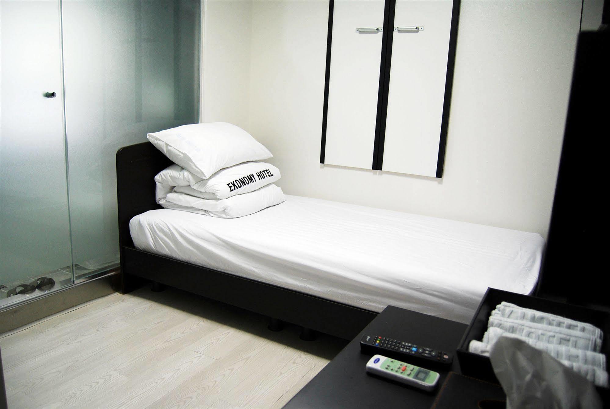 Ekonomy Hotel Nampo Μπουσάν Εξωτερικό φωτογραφία
